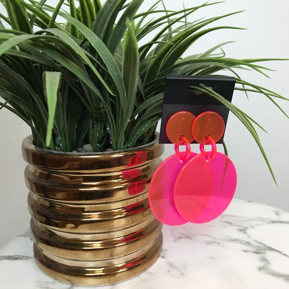 ‼️ Neon Hot Pink Acrylic Circle Drop Earrings - Picture 5 of 7